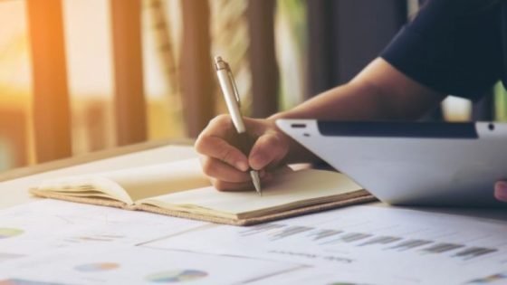 كتابة ملف الإنجاز الإداري