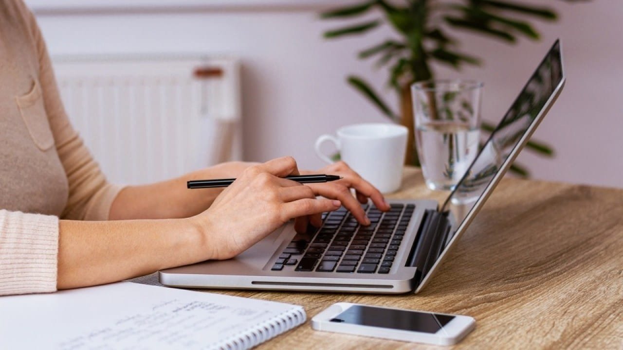 مميزات تقديم طلب لجوء عبر الانترنت